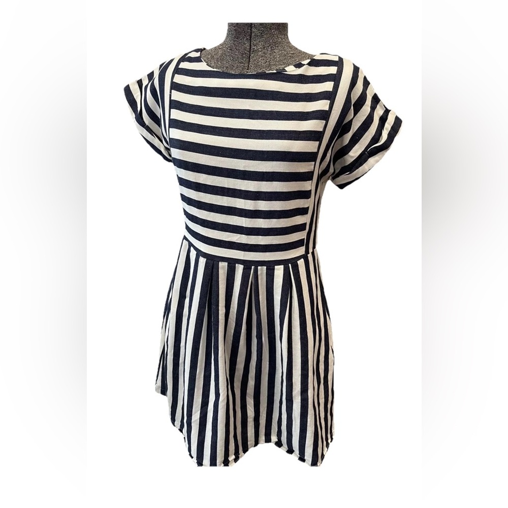 Altar’d state size small ladies chambray type dress-blue and white stripes-CUTE!
